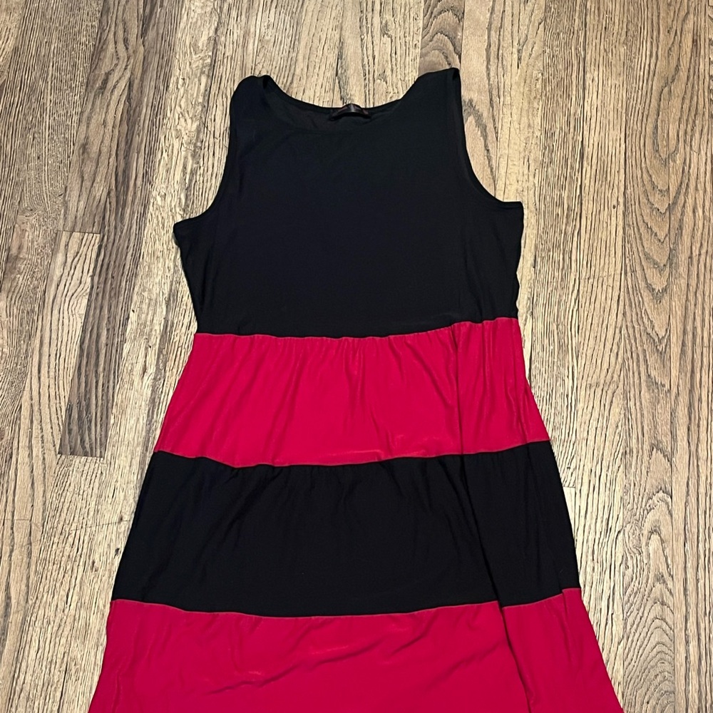 Sleeveless Black and Red Colorblock Midi Dress